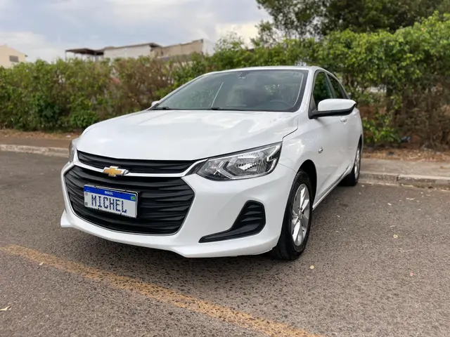 Carro Chevrolet Onix Plus 2023 LT 1.0 Turbo (Aut.)