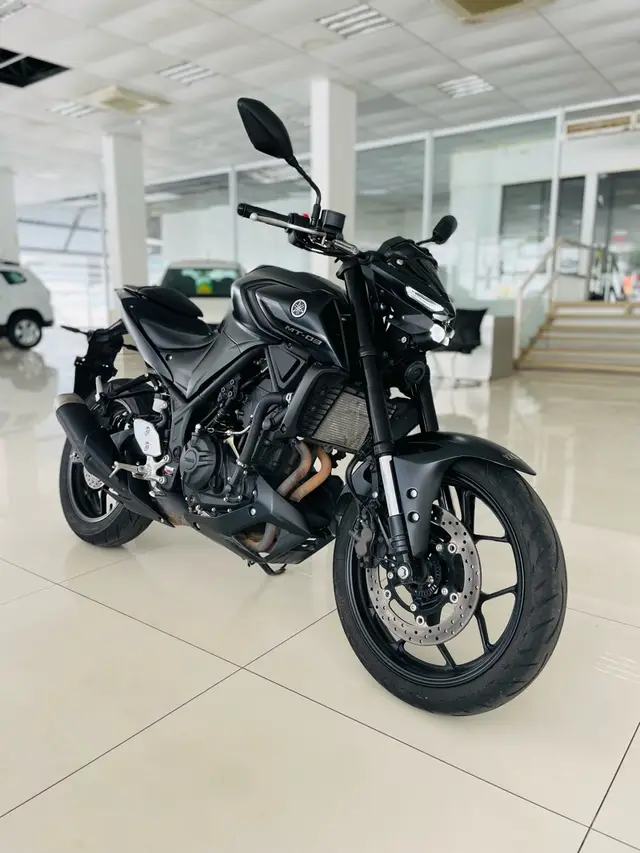 Carro Yamaha MT-03 2024 ABS