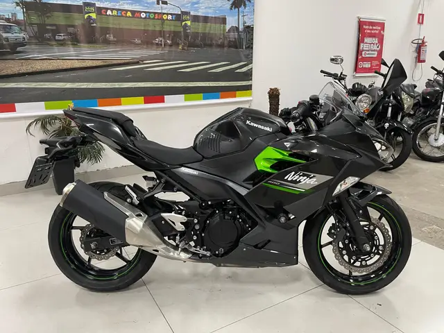 Moto Kawasaki Ninja 2023 400