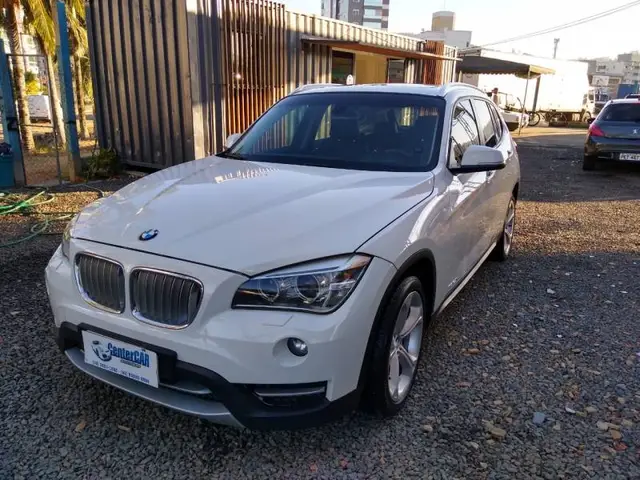 Carro BMW X1 2014 2.0 sDrive20i (Aut)