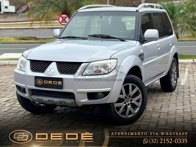 Carro Mitsubishi Pajero TR4 2013 2.0 16V 4x2 (Flex)