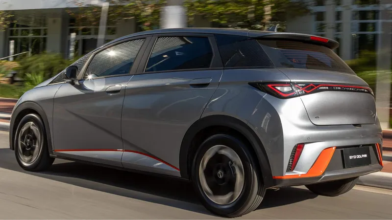 Carros elétricos e híbridos estão entre os que mais desvalorizam no Brasil