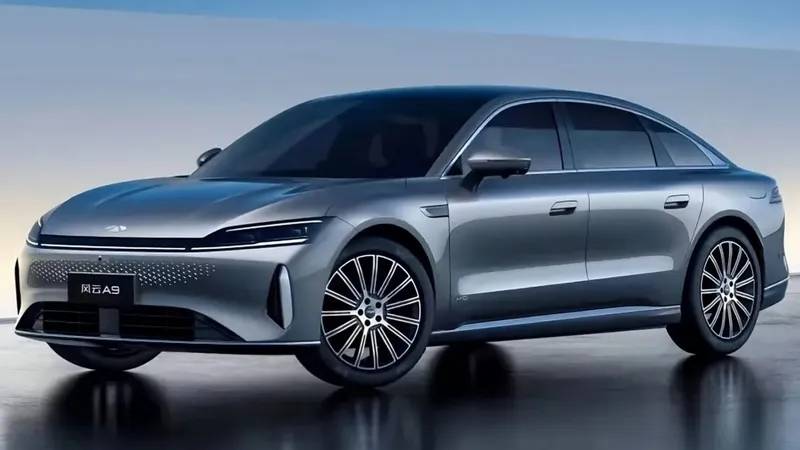 Chery mostra sedan de luxo gigante que promete fazer 23,8 km/l e tem preço de Corolla