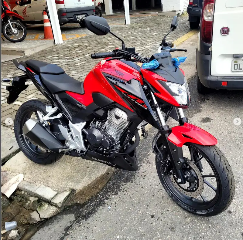 Honda CB 300F Twister (CBS)