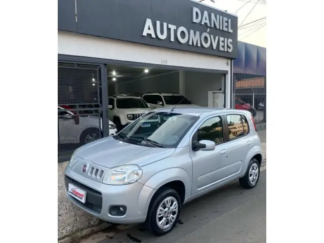 Fiat Uno Vivace 1.0 8V (Flex) 4p