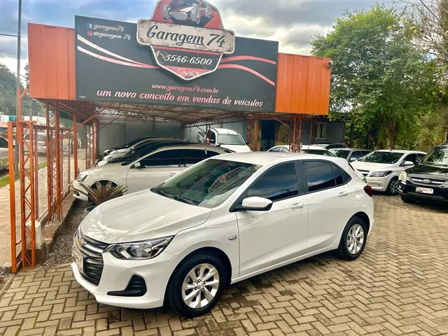 Carro Chevrolet Onix 2023 LT 1.0