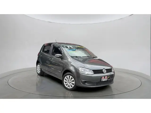 Carro Volkswagen Fox 2014 1.0 TEC (Flex) 4p