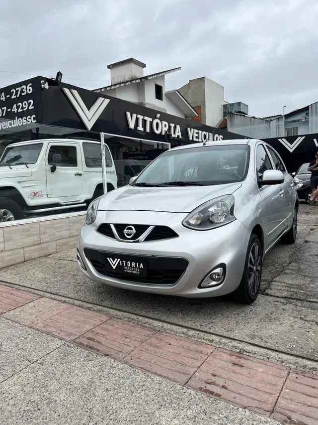Carro Nissan March 2018 1.6 16V SL CVT (Flex)