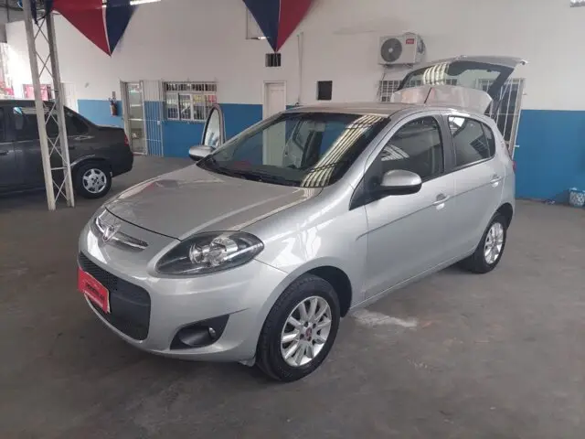Carro Fiat Palio 2014 Attractive 1.0 8V (Flex)