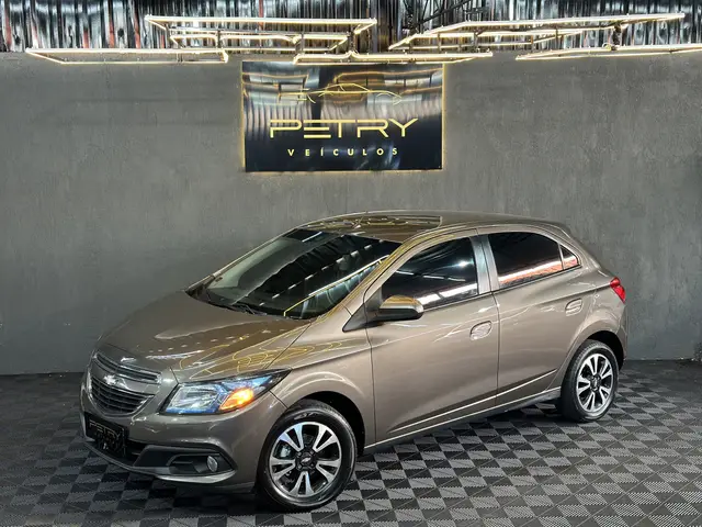 Carro Chevrolet Onix 2014 HATCH LTZ 1.4 8V FlexPower 5p Mec.