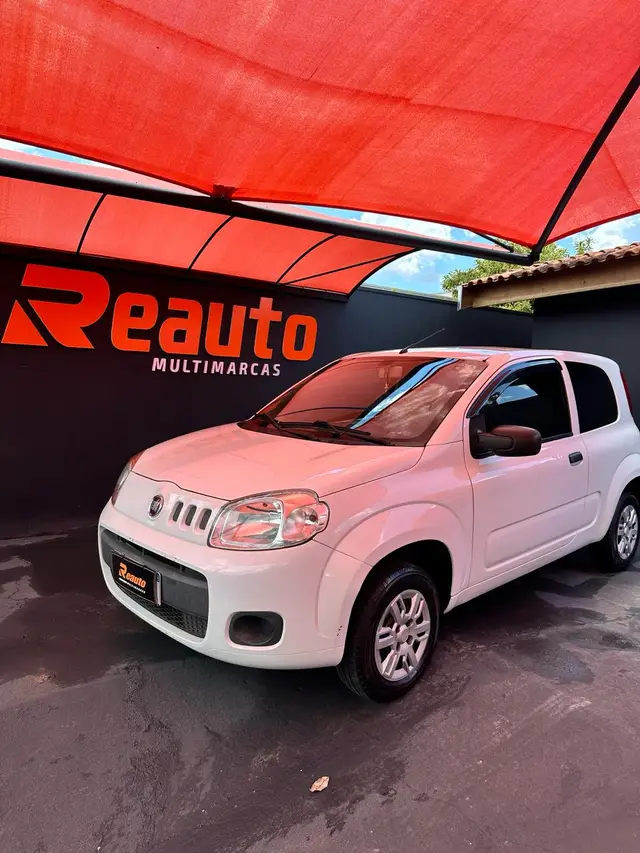 Carro Fiat Uno 2015 Vivace 1.0 8V (Flex) 2p