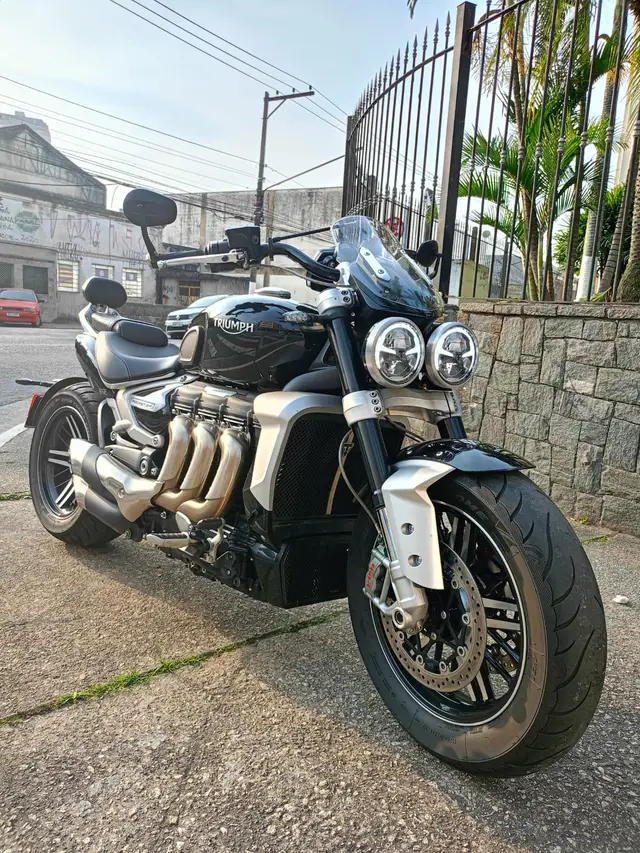 Carro Triumph Rocket 3 2024 GT