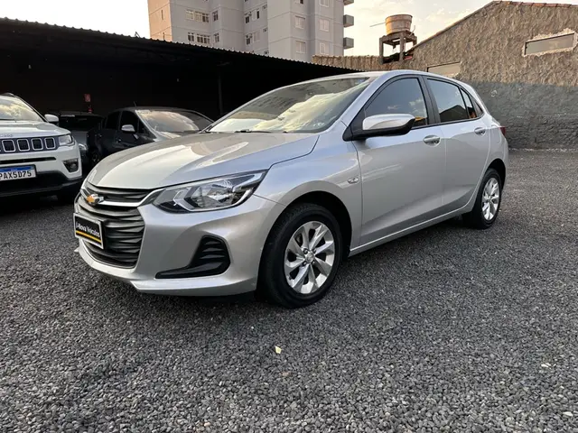 Carro Chevrolet Onix 2022 LT 1.0