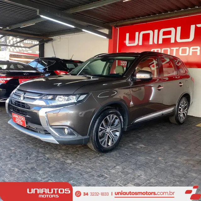 Carro Mitsubishi Outlander 2016 2.2 DI-D 4WD (Aut)