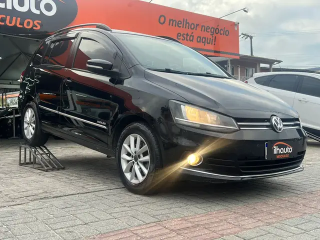 Carro Volkswagen SpaceFox 2015 1.6 VHT Highline I-Motion (Flex)