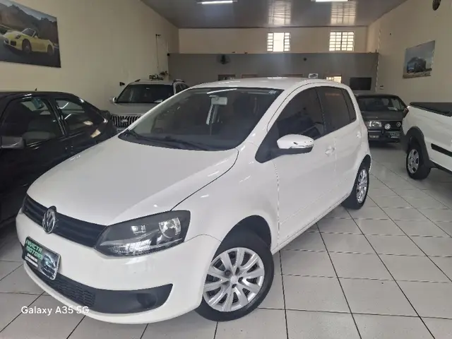 Carro Volkswagen Fox 2013 1.0 VHT (Flex) 4p