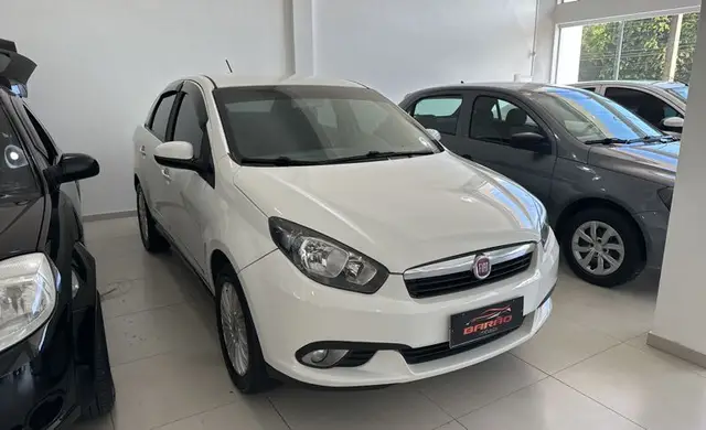 Carro Fiat Grand Siena 2016 Essence 1.6 16V Dualogic (Flex)