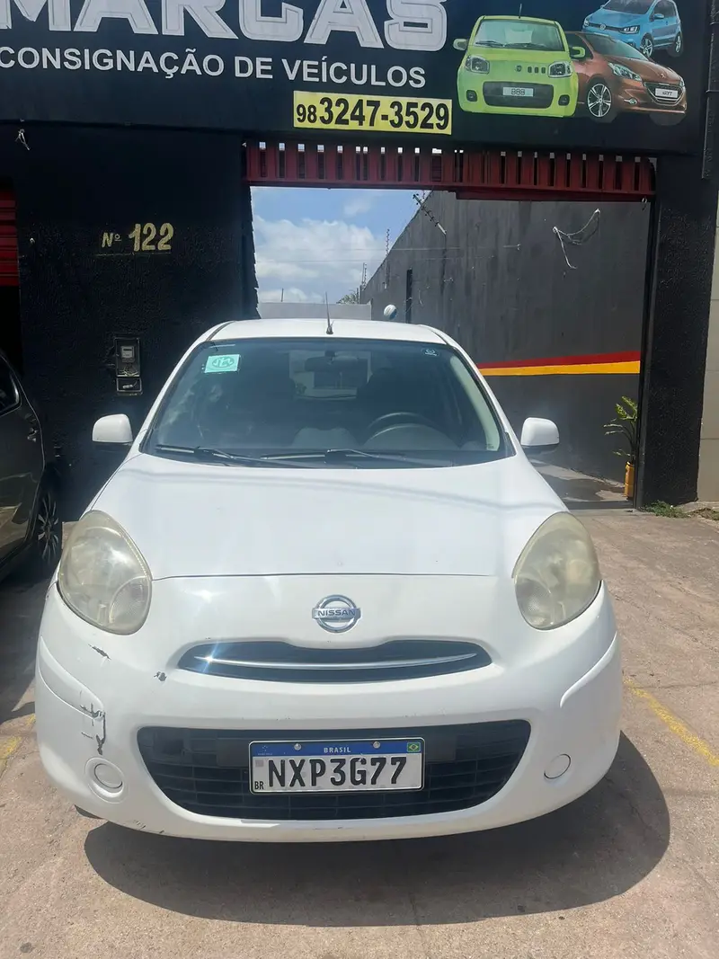 Nissan March 1.6 16V SV (Flex)