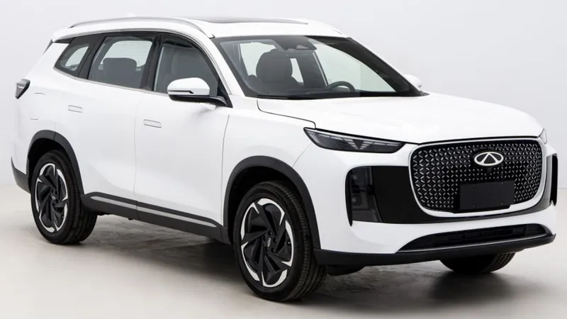 Novo Chery Fulwin T8 pode antecipar motor híbrido do Tiggo 8