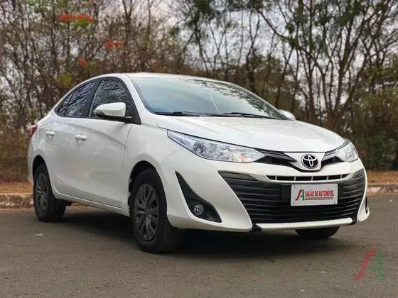 Toyota Yaris Sedan 1.5 XL Live (Flex)