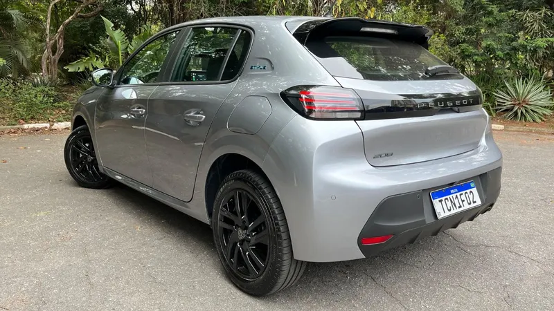 Peugeot 208 Style 1.0 2025: conheça o hatch em 30 fotos exclusivas