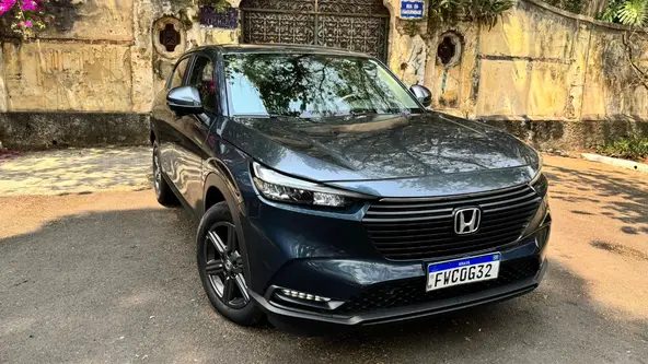 Posicionado logo acima da opção de entrada, o HR-V EXL surpreende no acabamento e oferta ótimos números de consumo