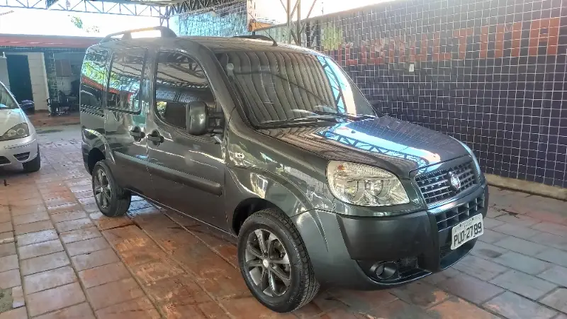 Fiat Doblò Essence 1.8 16V (Flex)