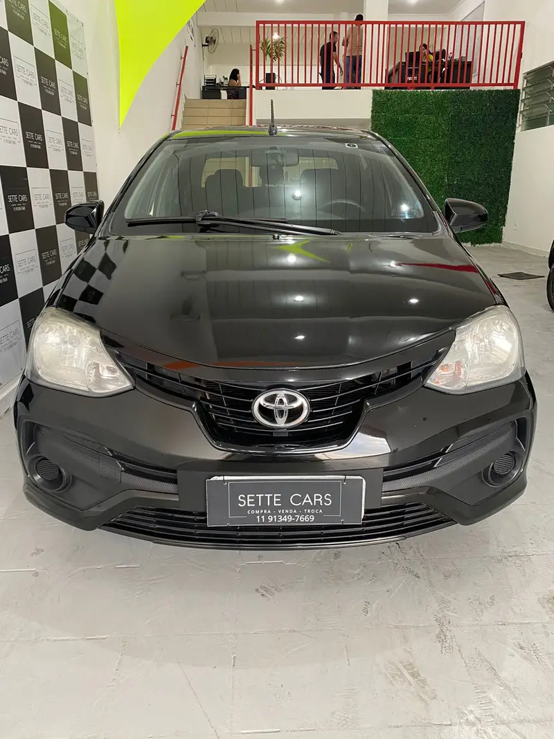 Toyota Etios Sedan X 1.5 (Flex)