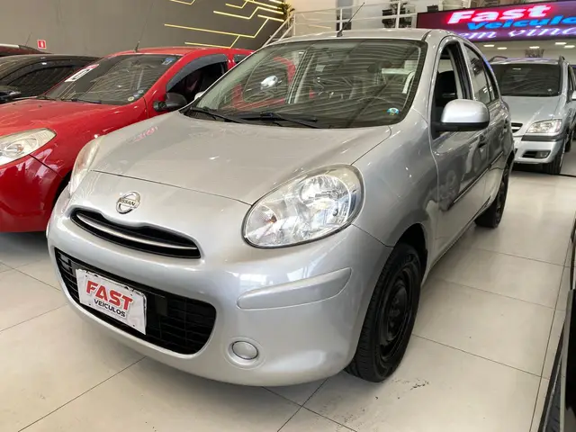 Carro Nissan March 2013 1.0 16V S (Flex)