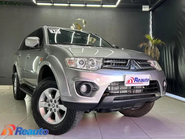 Carro Mitsubishi Pajero Dakar 2015 3.2 4WD (Aut)