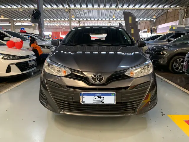 Carro Toyota Yaris Sedan 2021 1.5 XL Live (Flex)