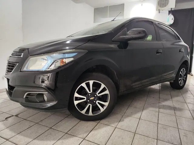 Carro Chevrolet Onix 2014 HATCH LTZ 1.4 8V FlexPower 5p Mec.