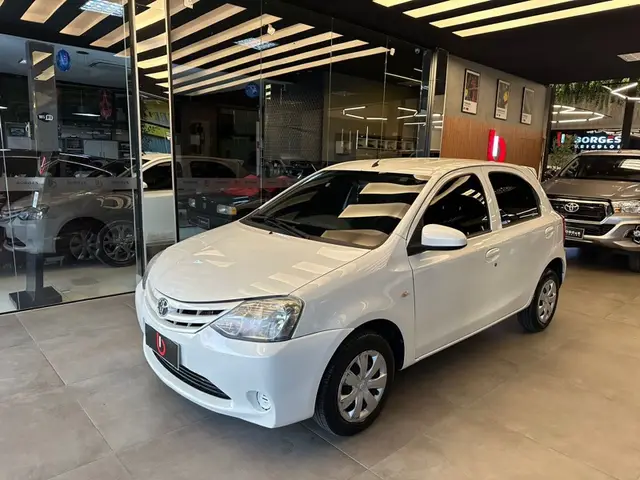 Carro Toyota Etios 2016 X 1.3 (Flex)