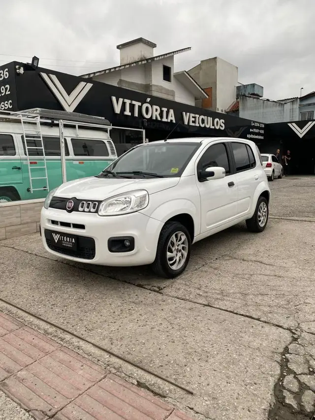 Carro Fiat Uno 2015 Evolution 1.4 8V (Flex) 4p