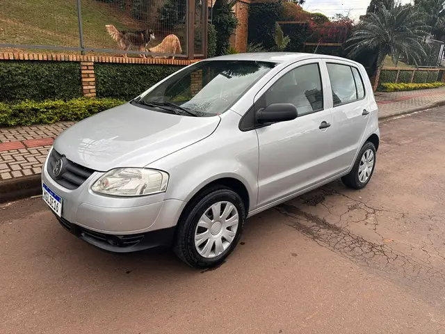 Carro Volkswagen Fox 2010 1.0 8V (Flex) 2p