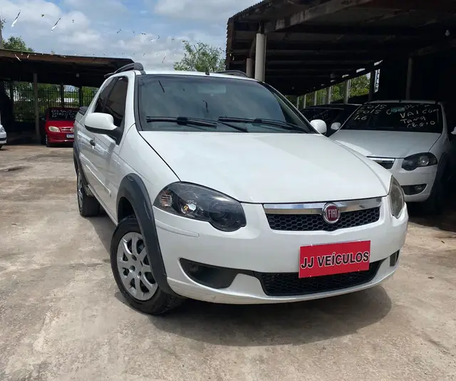 Carro Fiat Strada 2015 Trekking 1.6 16V (Flex) (Cabine Dupla)