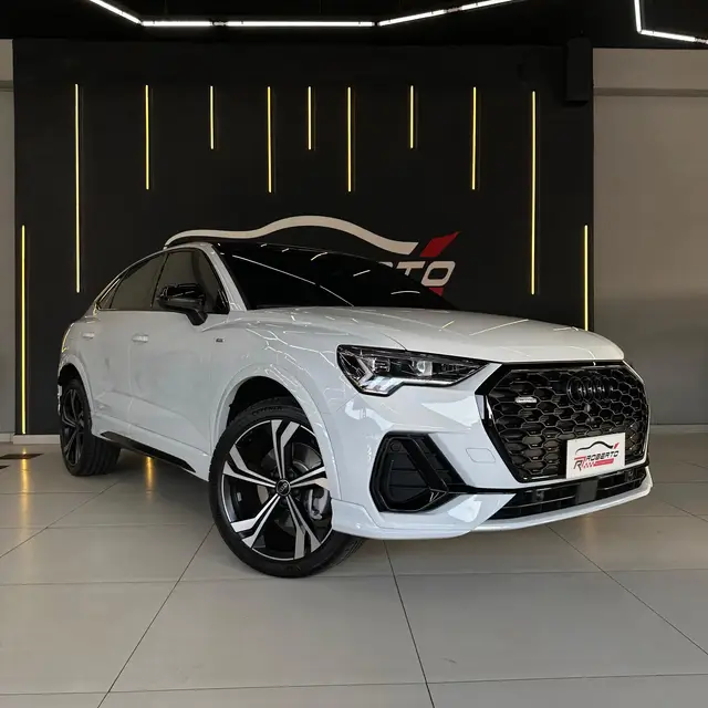 Carro Audi Q3 2024 SPB Perf. Black 2.0 TFSI Tipt. Quat.