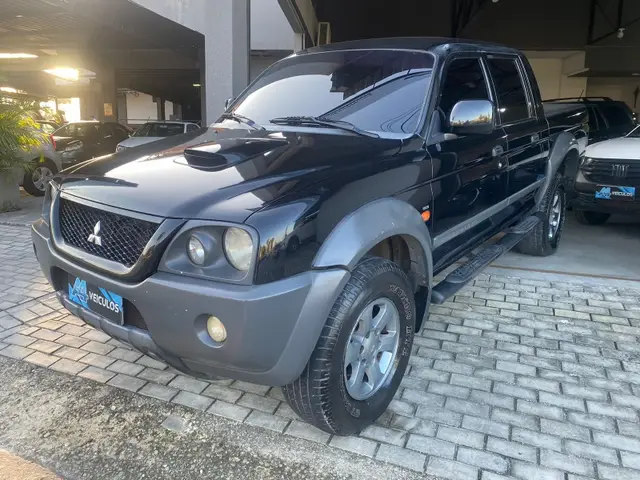 Carro Mitsubishi L200 Triton Outdoor 2011 L 200 Outdoor HPE 4x4 2.5 (cab. dupla)