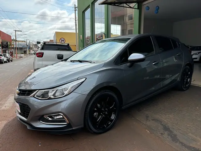 Carro Chevrolet Cruze 2019 HB Black Bow Tie 1.4 TB Flex Aut.
