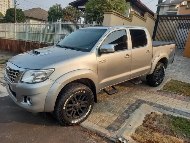 Carro Toyota Hilux Cabine Dupla 2015 Hilux 3.0 TDI 4x4 CD SRV (Aut)