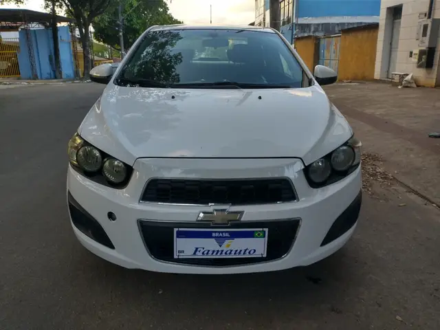 Carro Chevrolet Sonic Sedan 2013 LT (Aut)