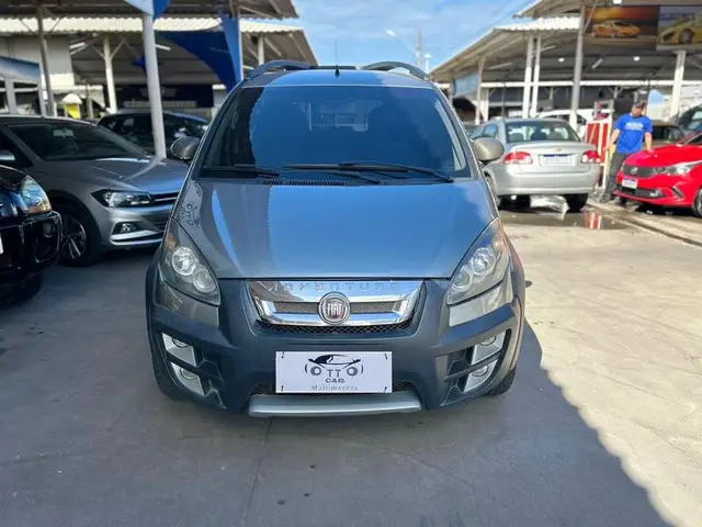 Carro Fiat Idea 2013 Adventure 1.8 (Flex)