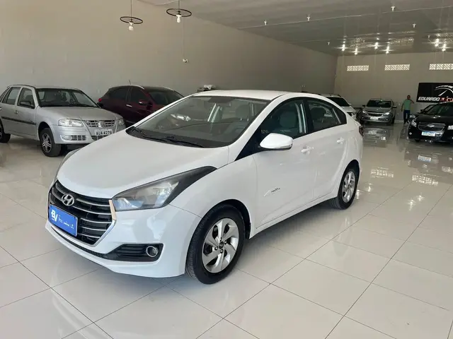 Carro Hyundai HB20S 2017 1.6 Comfort Plus blueMedia (Flex)