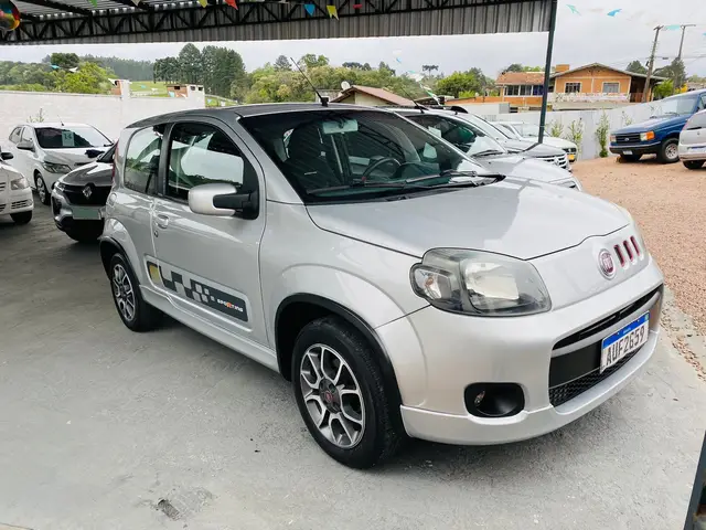 Carro Fiat Uno 2012 Sporting 1.4 8V (Flex) 2p