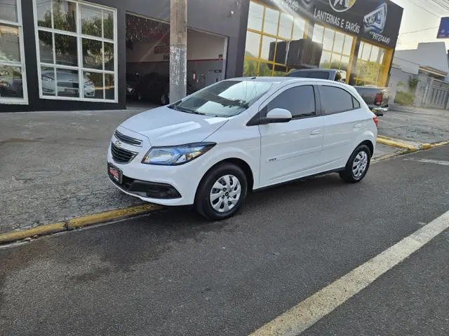 Carro Chevrolet Onix 2013 1.4 LT SPE/4