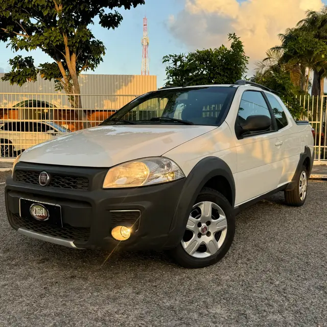 Carro Fiat Strada 2017 Hard Working 1.4 (Flex) (Cabine Dupla)