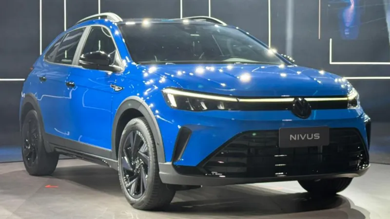 Novo Volkswagen Nivus 2025 muda de visual e fica mais equipado contra Fiat Fastback