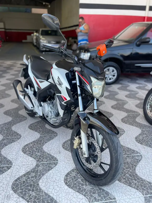 Moto Honda CB 250F Twister 2020 Standard