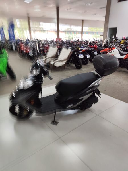 Lindy 125 CBS
