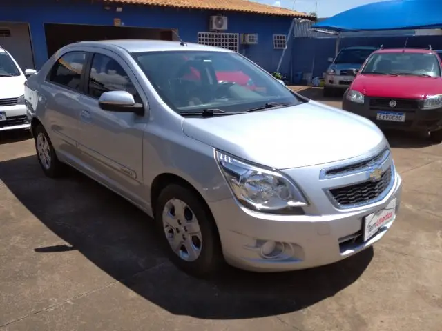 Carro Chevrolet Cobalt 2015 Graphite 1.8 8V (Flex)